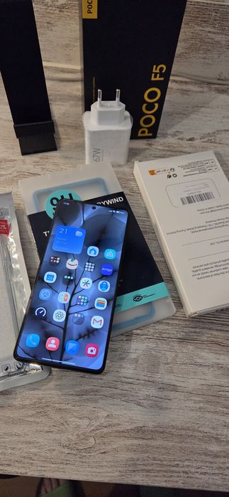 Xiaomi poco F5 igual a novo