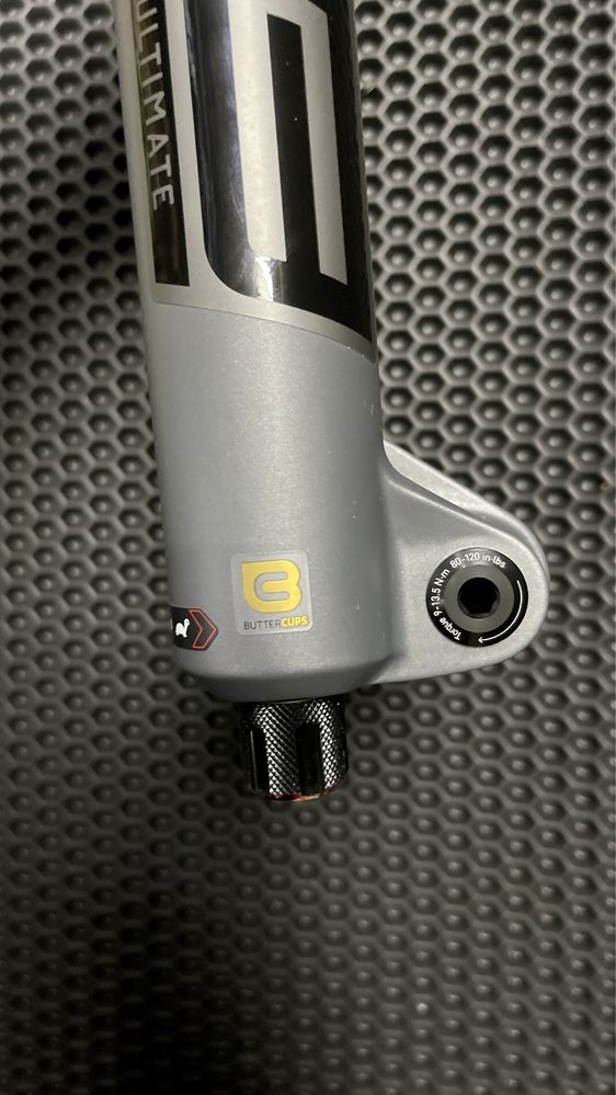 Розпродаж  Вилка RockShox ZEB Ultimate MTB нова