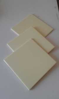 Керамічна плитка для стін Чехія біла, жовта 15х15 см, глянсова. Дешево