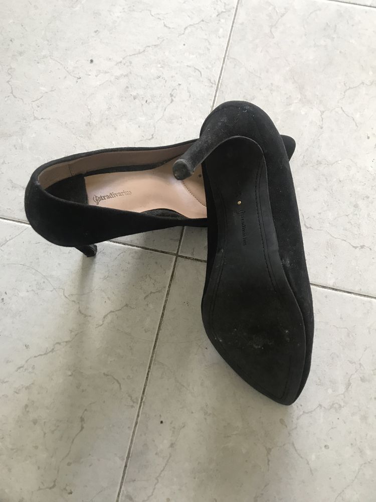 Sapatos Pretos salto alto Stadivarius n. 39