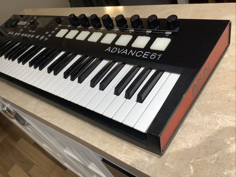 Akai Adwence 61 kontroler midi