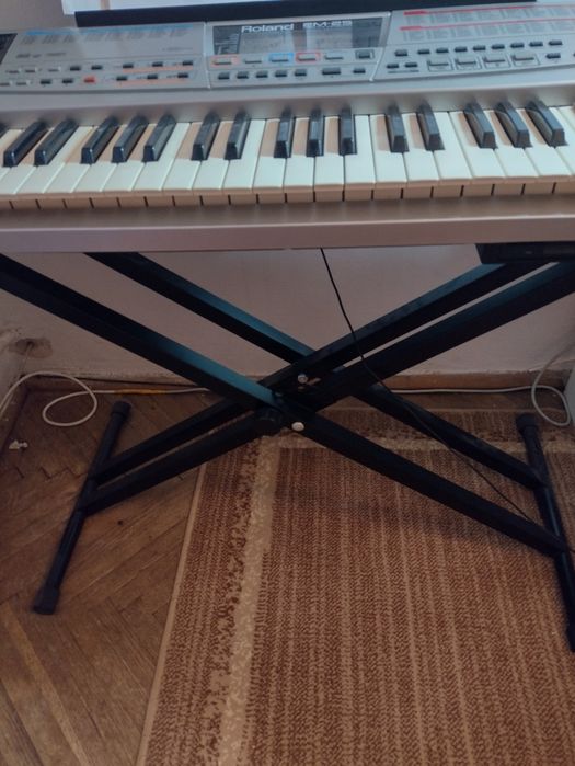 Roland EM-25 keyboard