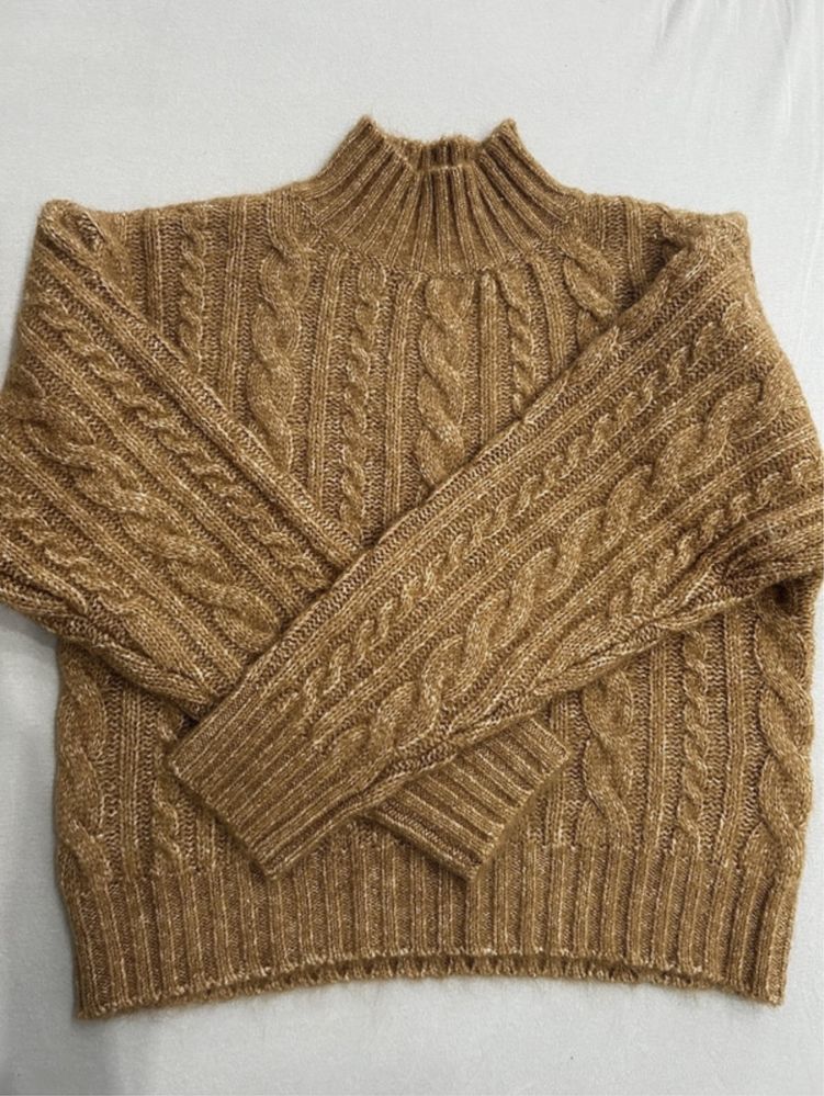 Sweter z wakoczykowym splotem