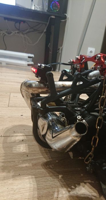 Baja 5b Światło tylne czerwone (pod spoilerem)