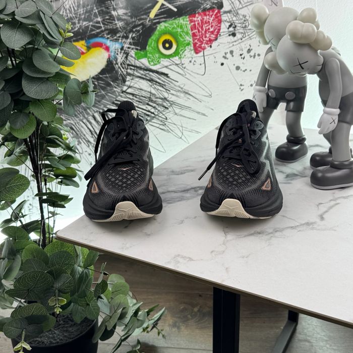Кросівки Hoka Clifton 9 38.5 розмір Е6337
