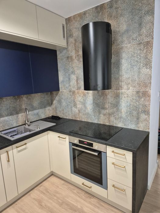 Składanie mebli szybko i solidnie