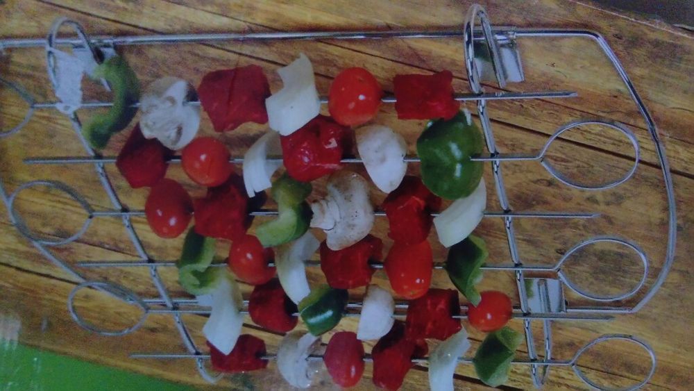Szpadki szpikulce  grill 2 komplety szpikulcena stojaku do szaszłyków