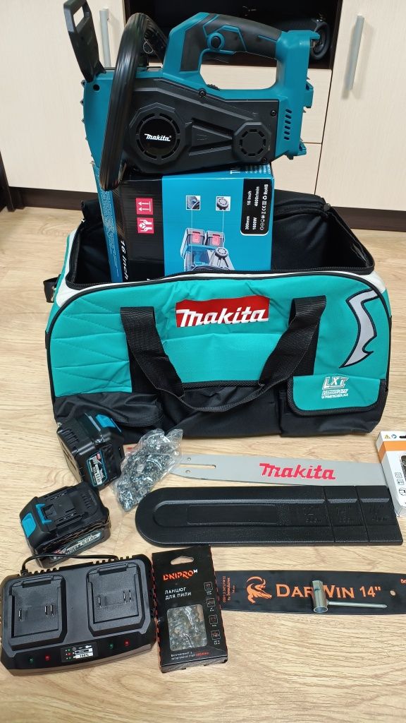 Акумуляторна ланцюгова пила Makita.