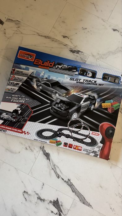 Автотрек на радіокеруванні з машинками Гоночна траса