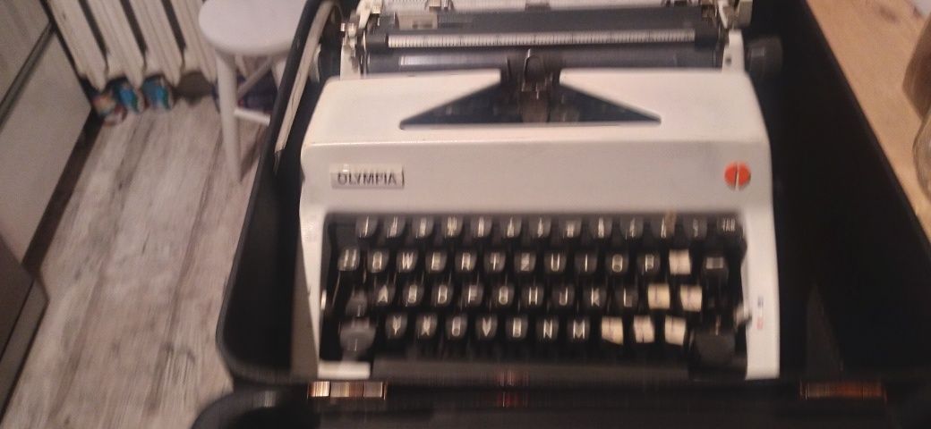 Maszyna do pisania olipia