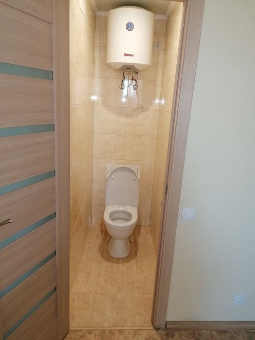 Центр, біля Будинку Торгівлі, 1к.подобово, почасово світло є завжди