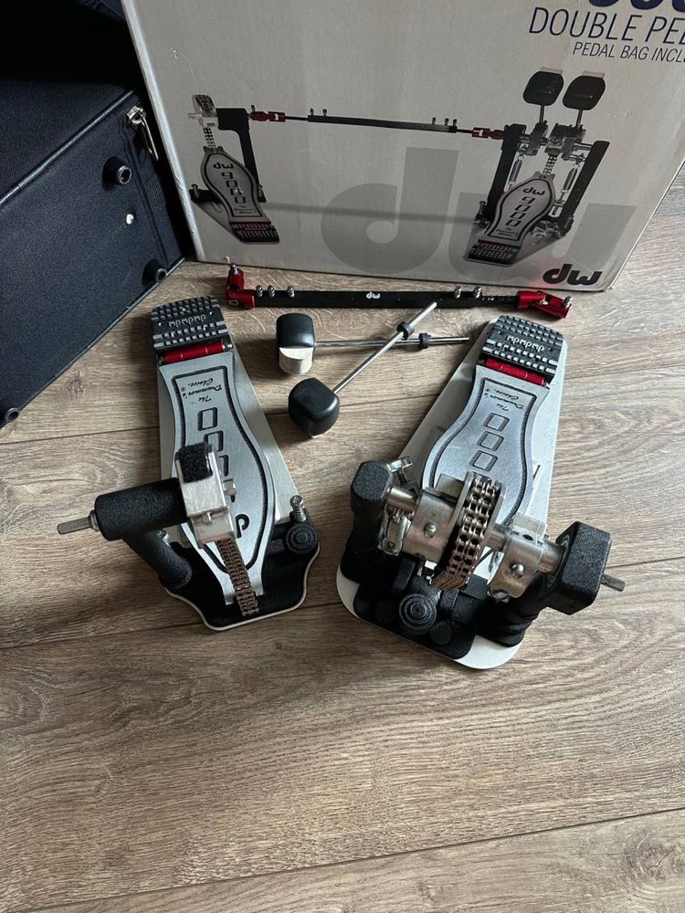 Продається педаль для барабана DW 9002 Double Pedal