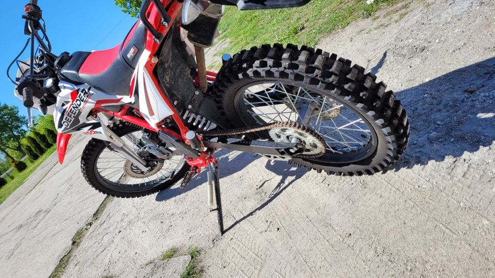 Cross Defender 250cc stan bdb 300km przebieg