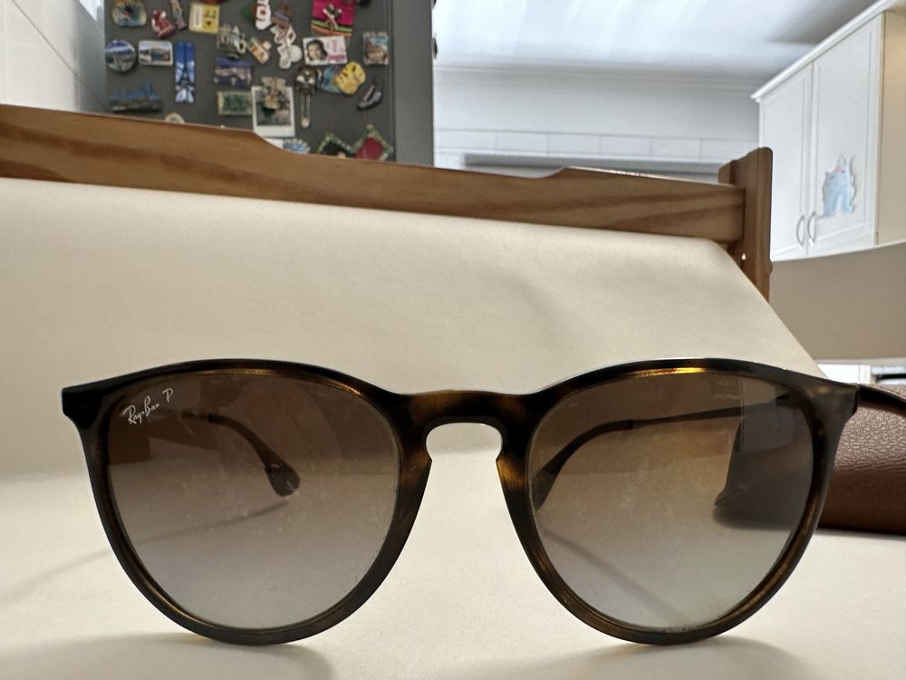 Oculos de Sol Rayban, castanhos.