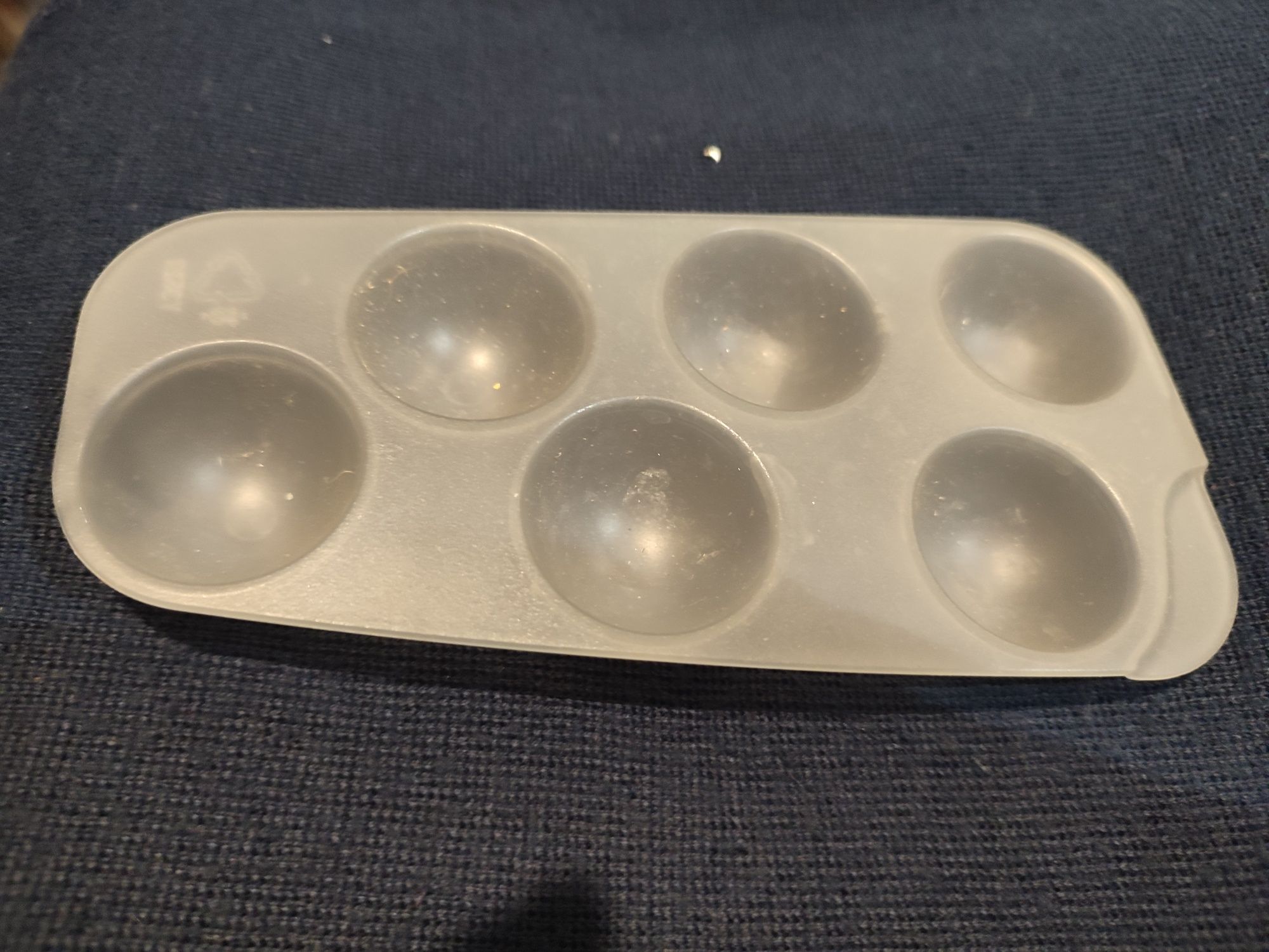 Лоток для яиц (форма для льда)