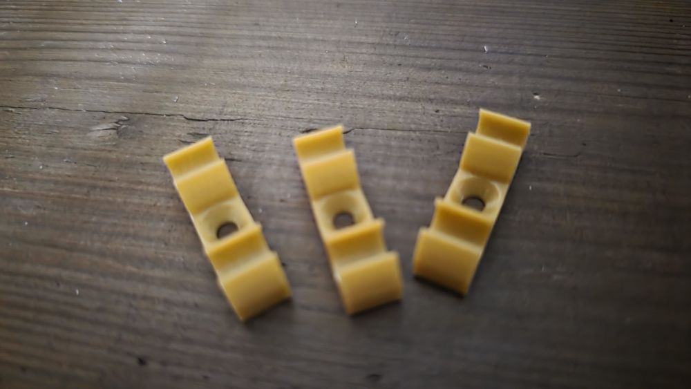 Uchwyty do kabli od paneli pv i nie tylko, fotowoltaika