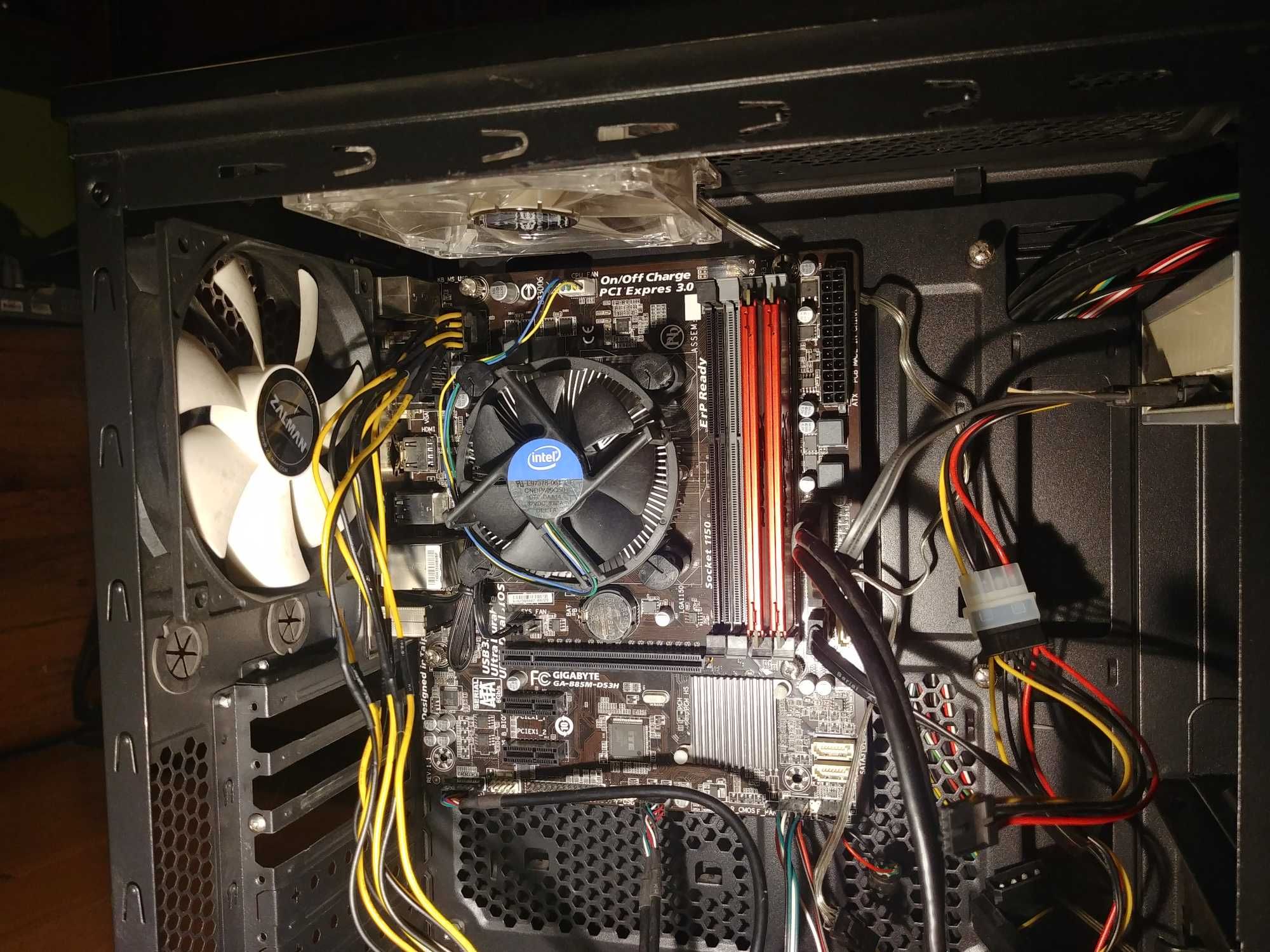 Komputer Gigabyte GA-B85M ds3h + I5 4460 + 12GB RAM + Zasilacz + Dysk