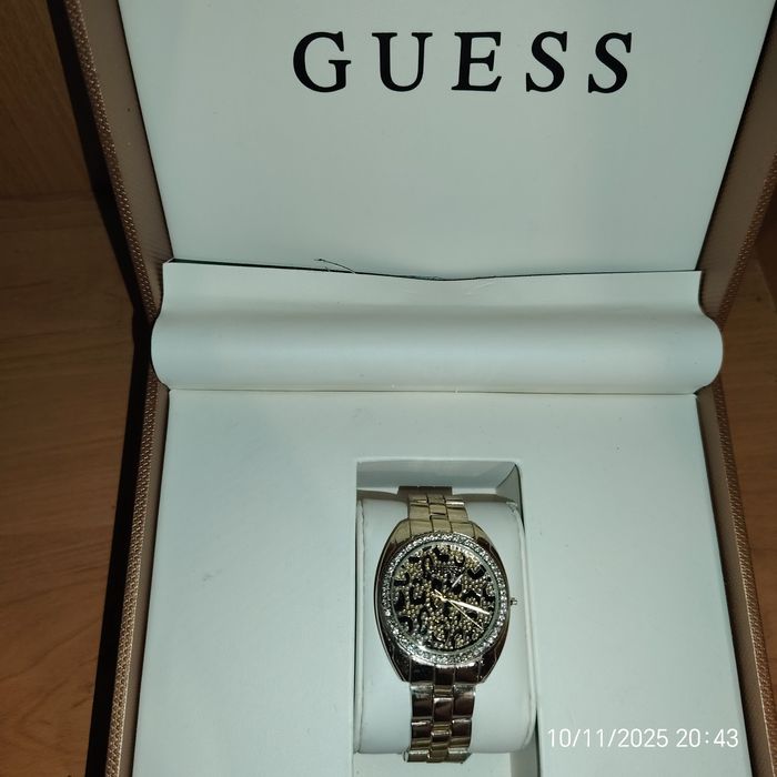 Zegarek guess kolor złoty panterka używany stan bdb