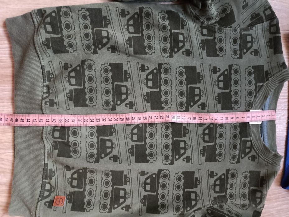 Реглан ,кофта утеплена 128 розмір, 2 шт 120 грн