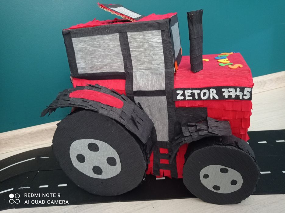 Piniata traktor ciągnik rolniczy Zetor lub inny koparka itp urodziny