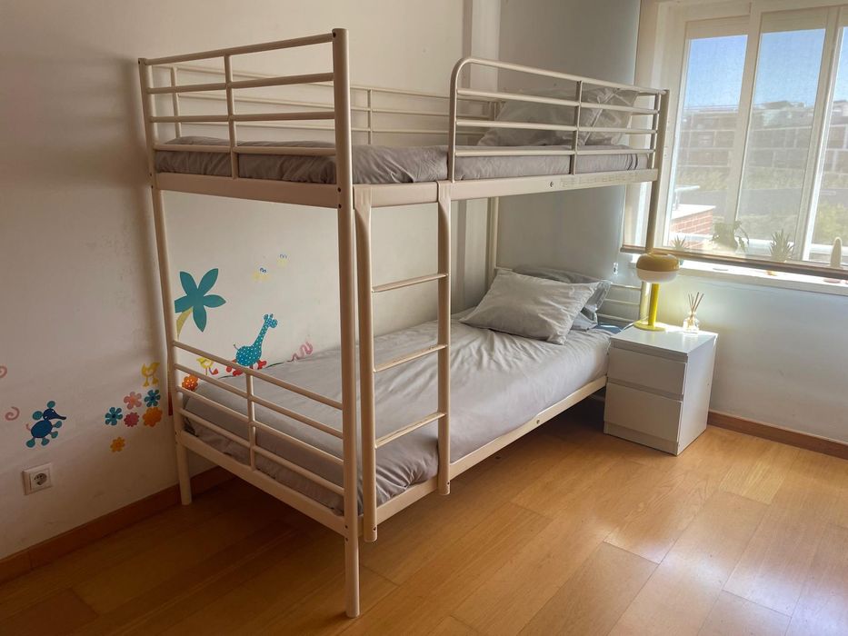 Beliche branco do IKEA.