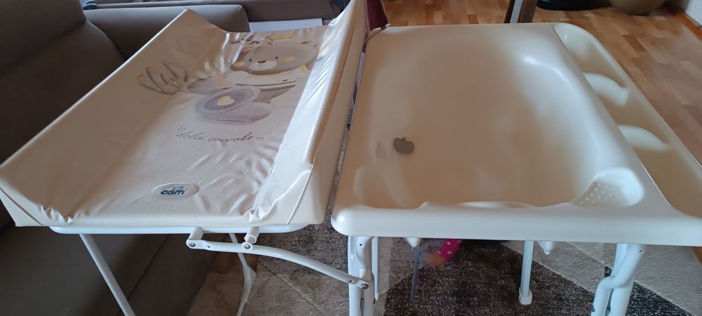 Rozkładany, wygodny przewijak z wanienką