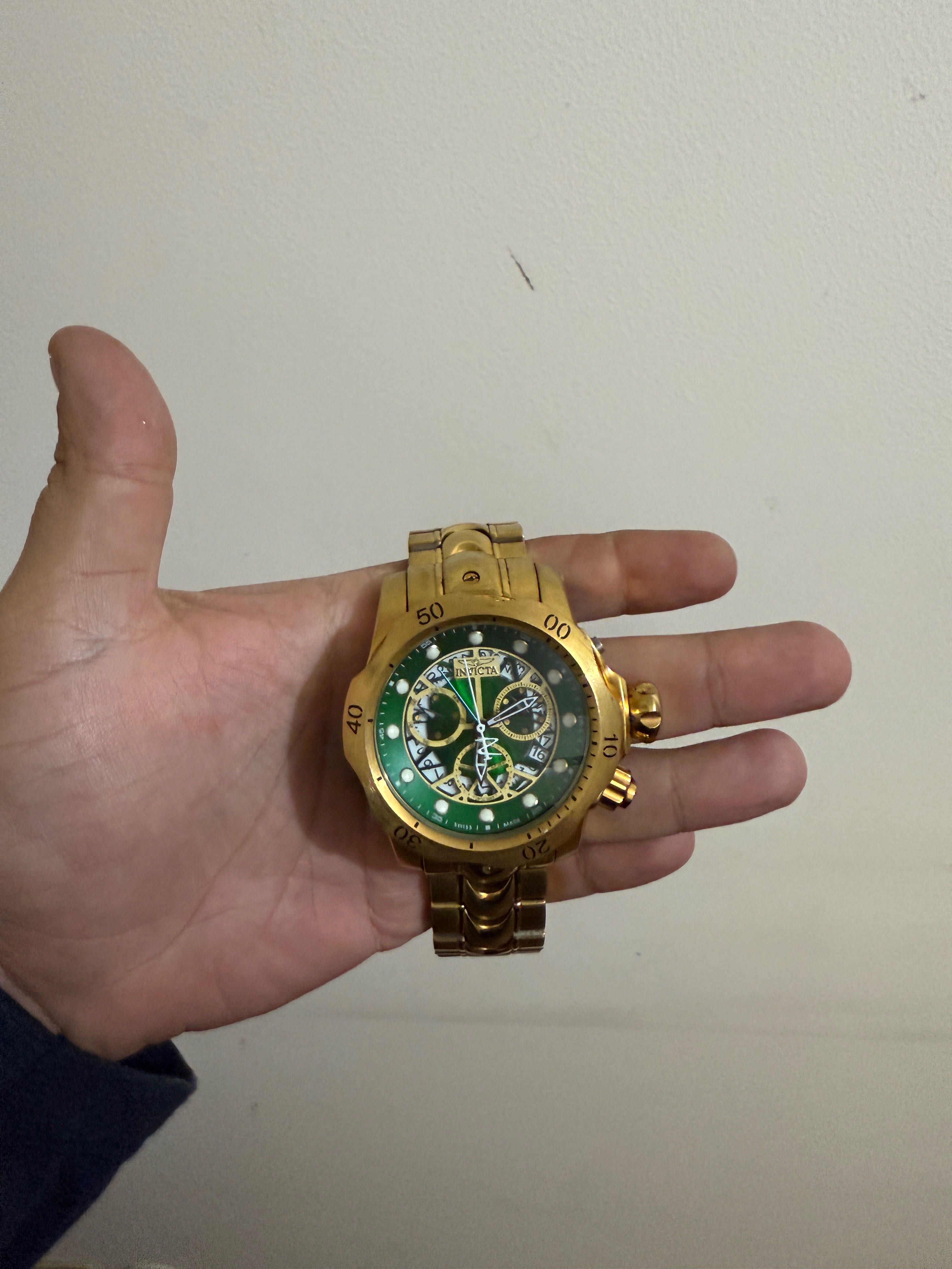 Relógio Invicta (faltando 1 botão)