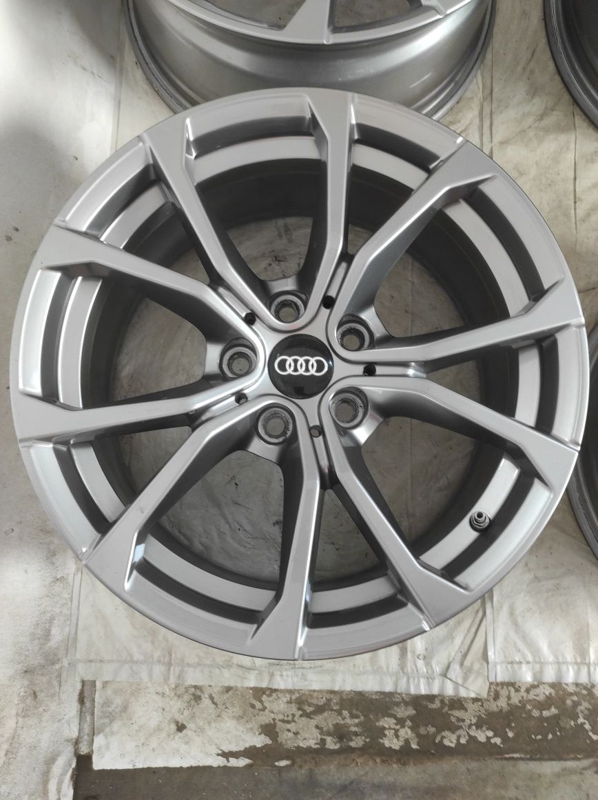 478 Felgi aluminiowe AUDI R 17 5x112 otwór 66,6 Bardzo Ładne