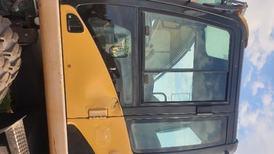 koparka cat 313d , 316d 318d 320 d wyposrzenie kabiny fotel