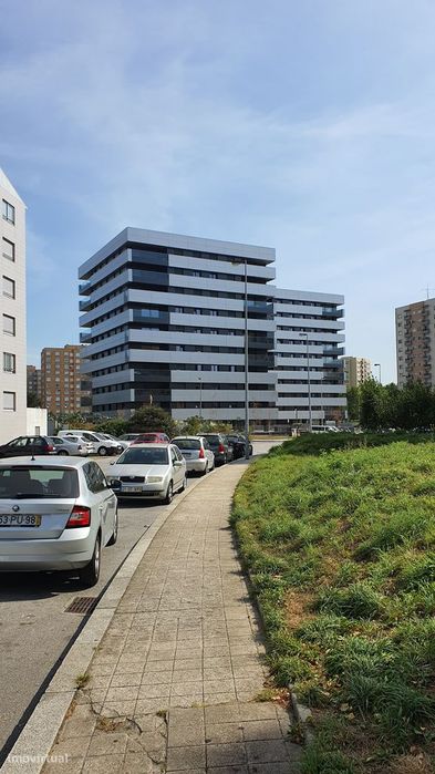 Apartamento T1 Com lugar de garagem e arrumos (2)