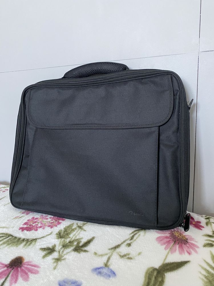 Czarna torba teczka na laptopa 45 x 34
