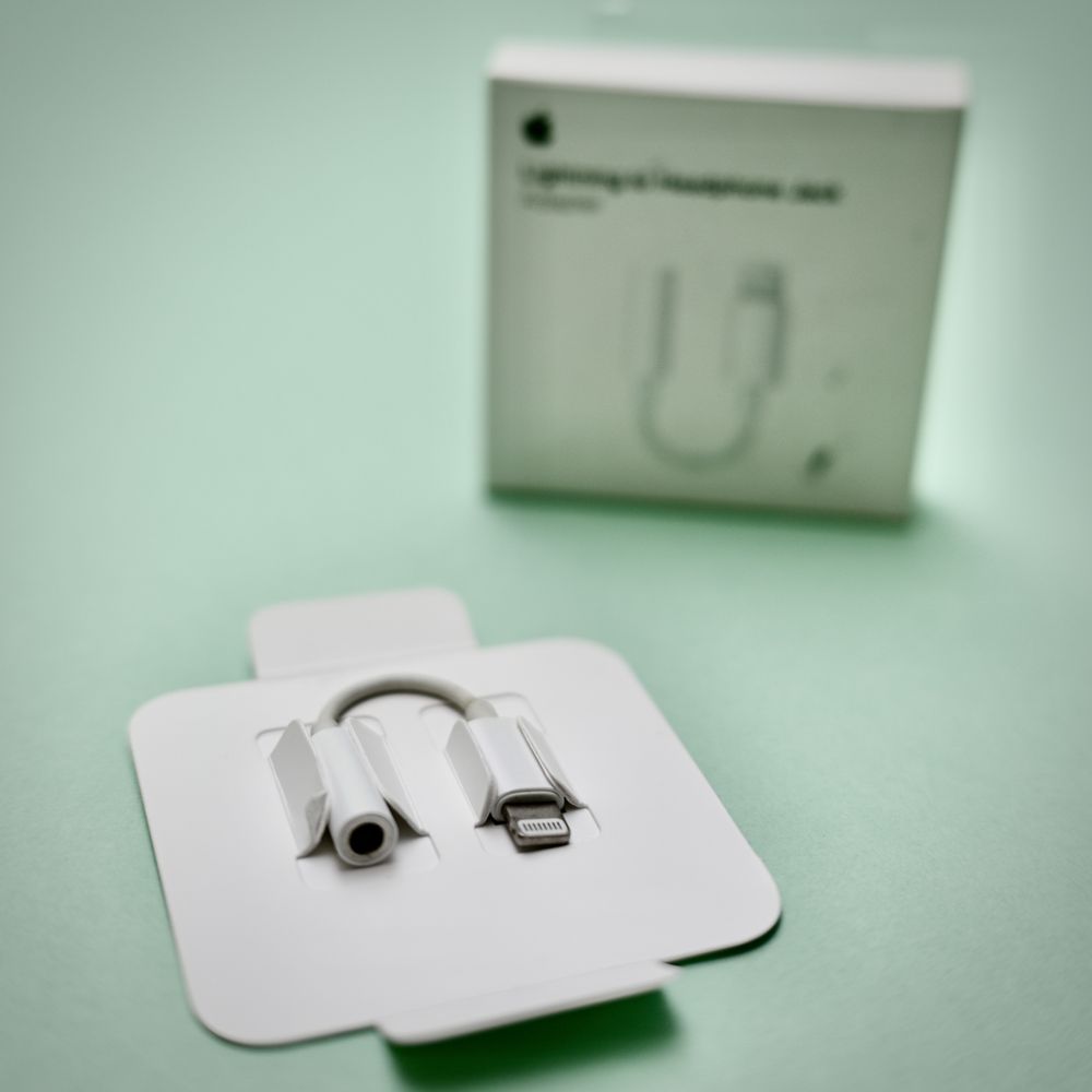Адаптер Apple Lightning to 3.5 mm Headphone Jack