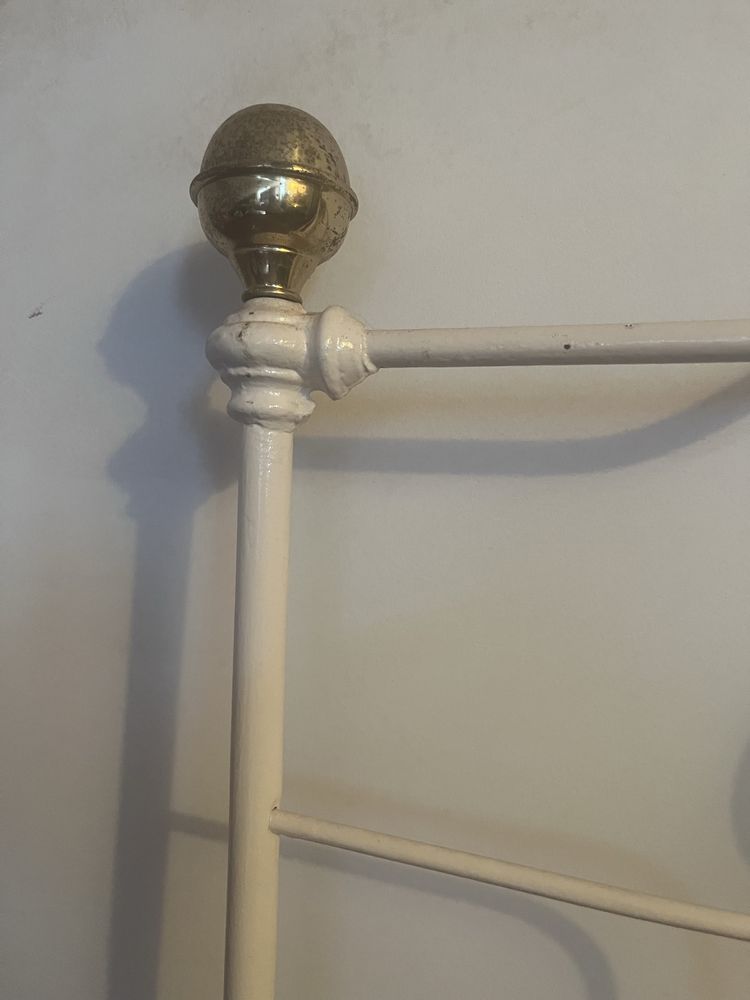 Cama solteiro de ferro