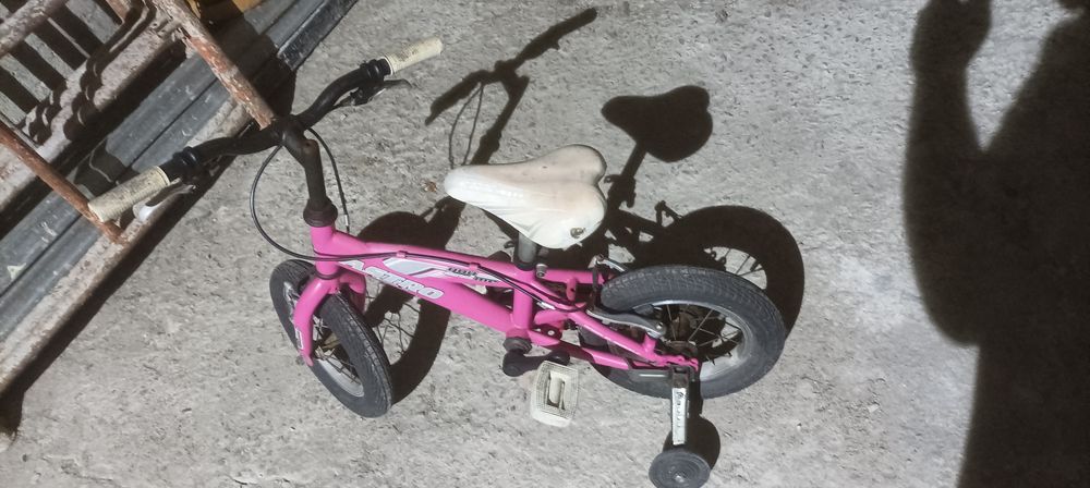 Bicicleta para crianças pequena