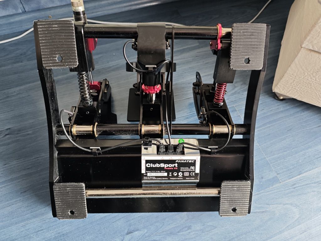 Manipulatory, pedały Fanatec Clubsport V3, damper, brake kit, mody