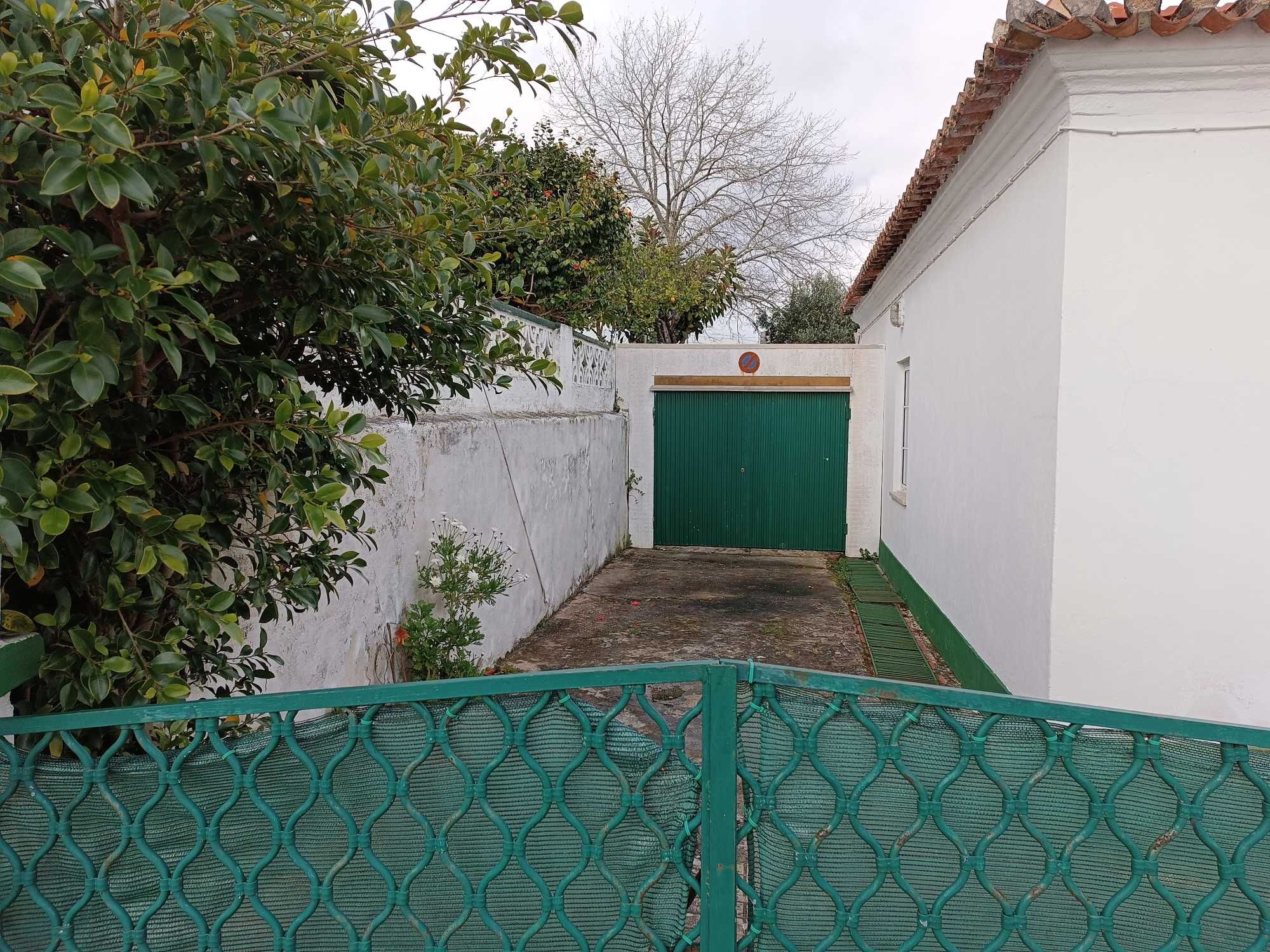 Moradia T3 Malveira lote 250m2, garagem, jardim e terraço