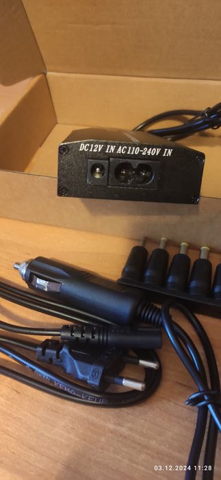 Зарядка ноутбука автомобильная.