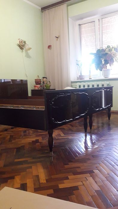 Продам спальню. Кровать, трюмо, шкаф, тумбочка