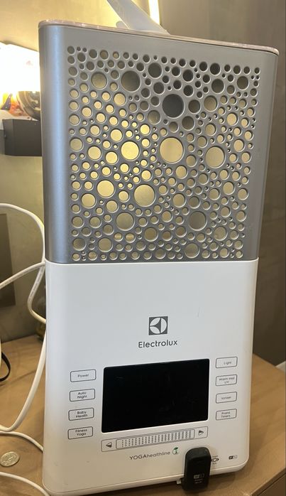 Зволожувач повітря ELECTROLUX EHU-3715D