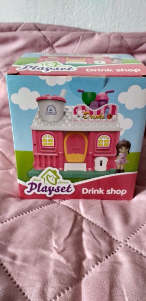 Mini domek do zabawy Playset Drink Shop rozkładany na kluczyk