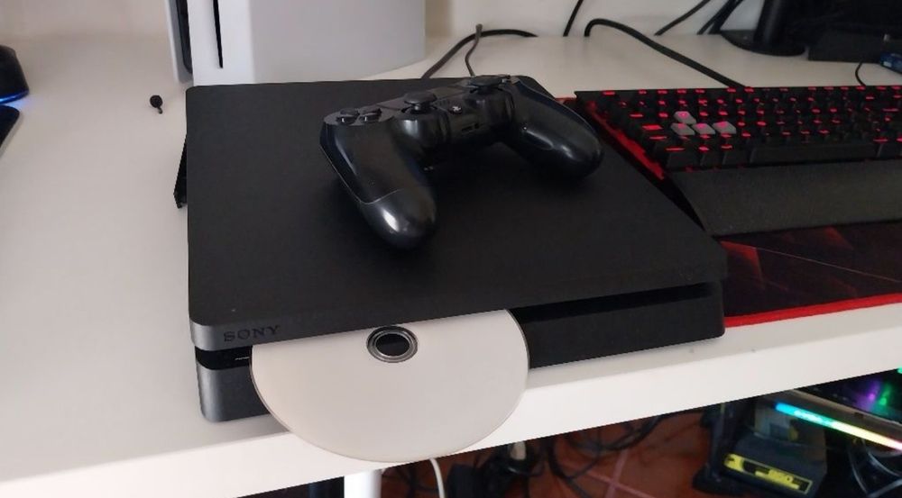 Playstation 4 slim 1 TB DESBLOQUEADO