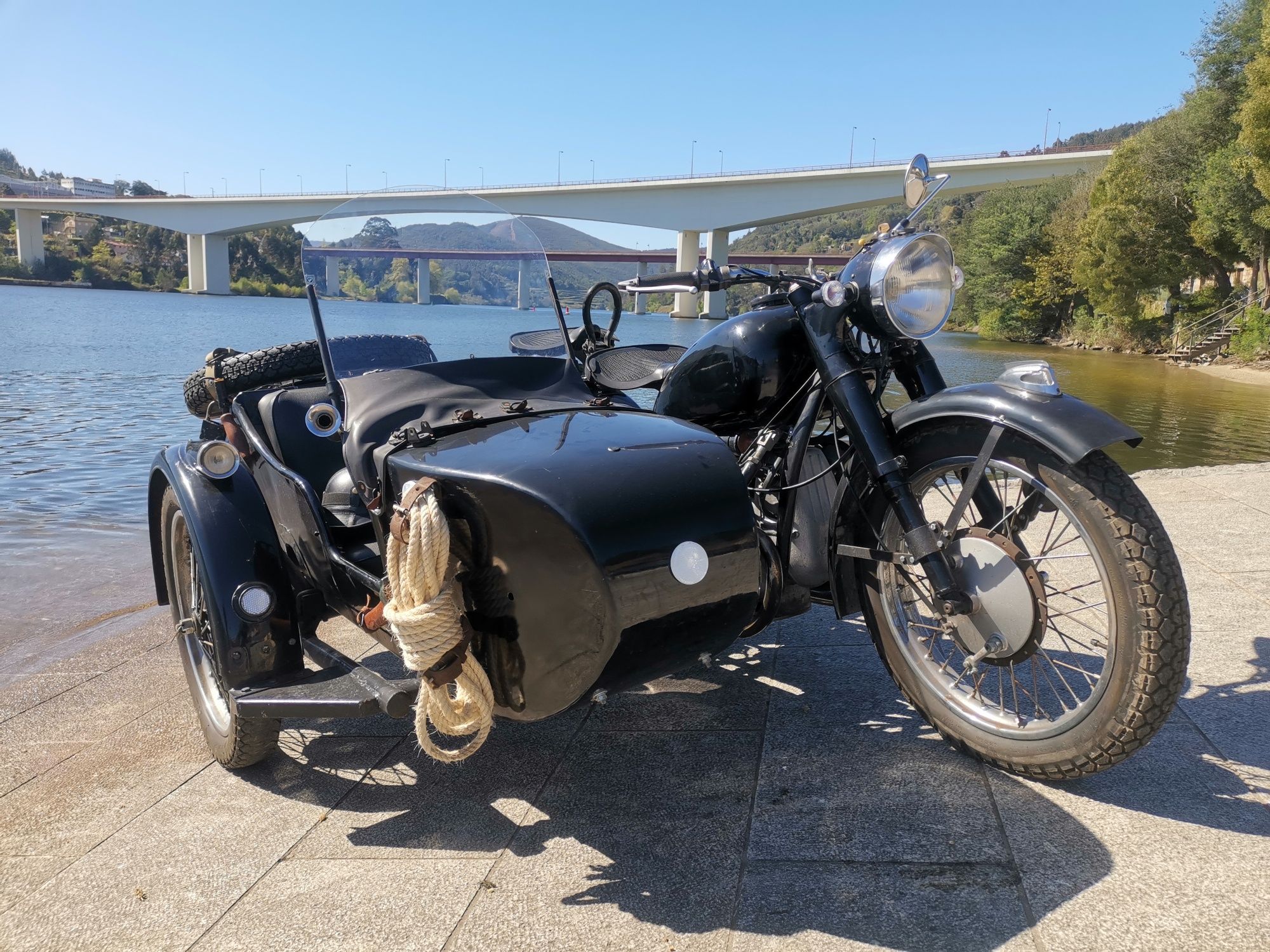 Alugo mota sidecar para eventos