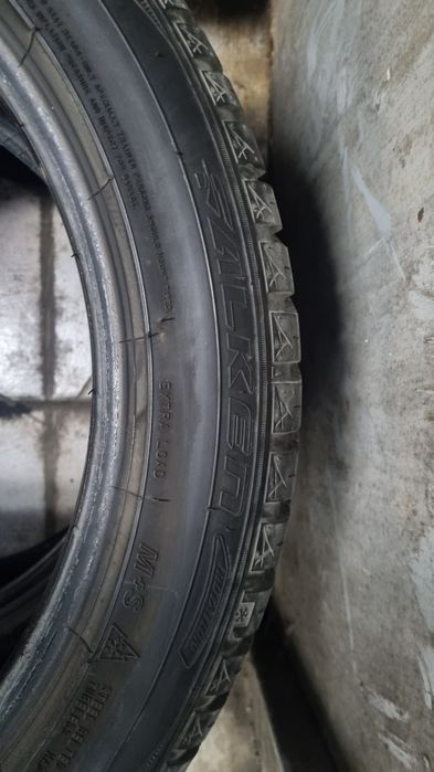 Falken 235/45 R18
