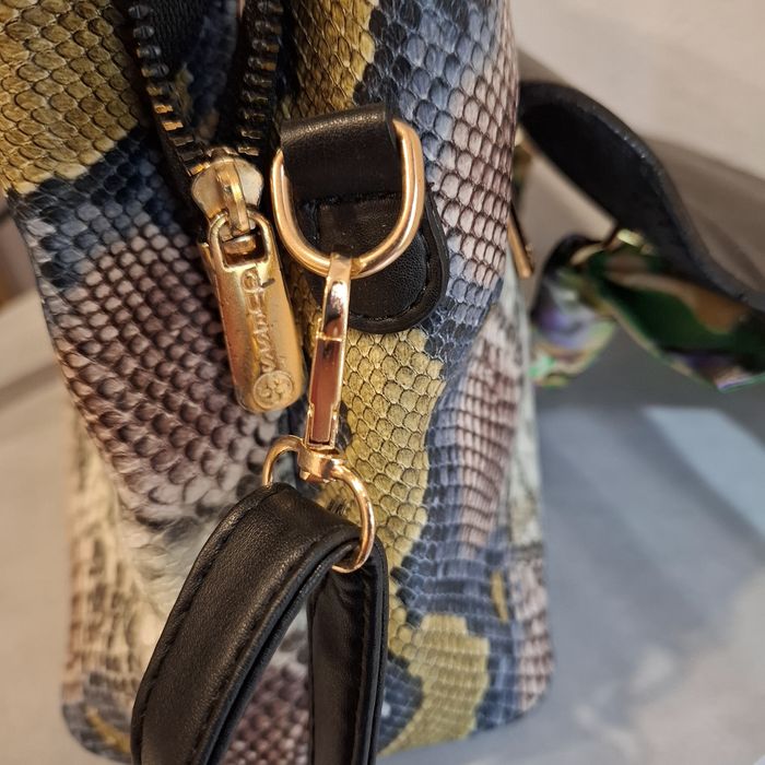 Guess torebka długi pasek