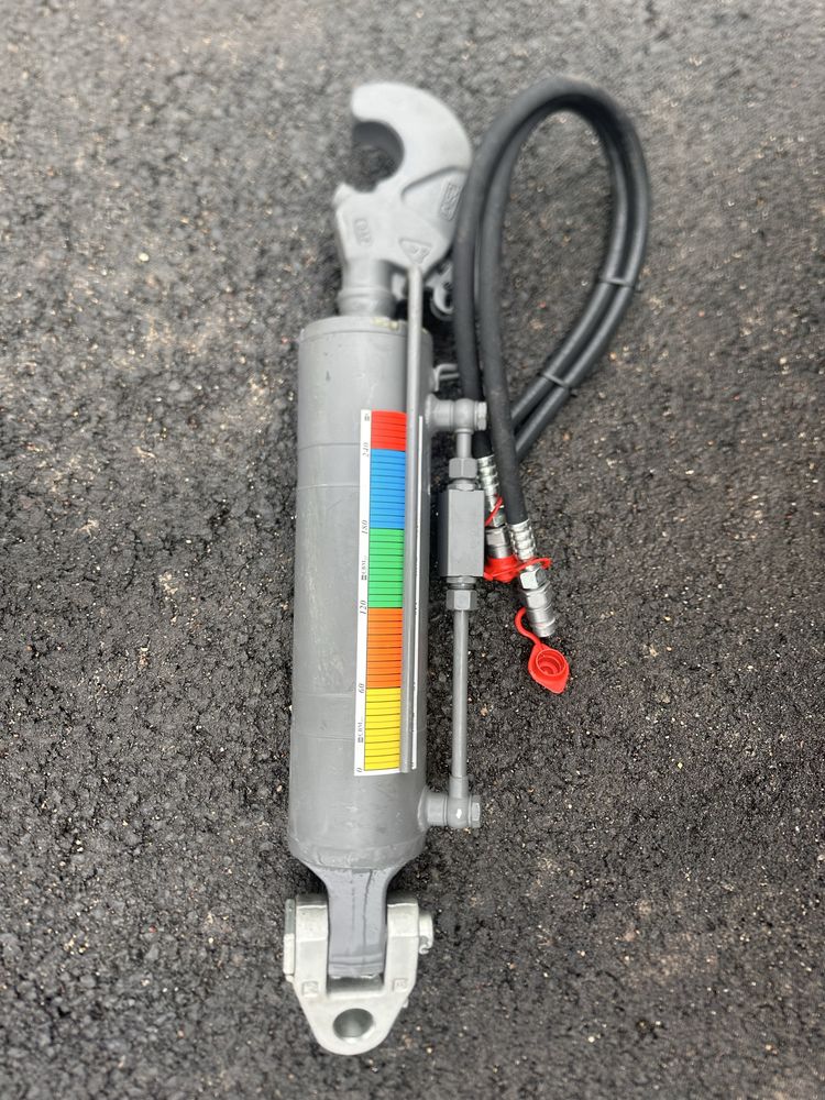Łacznik centralny hydrauliczny cięgno Fendt orginal Nowy otwor 32mm