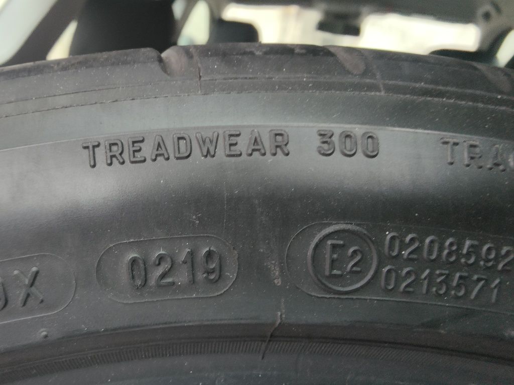 Pneu 255 40 zr 18 michelin