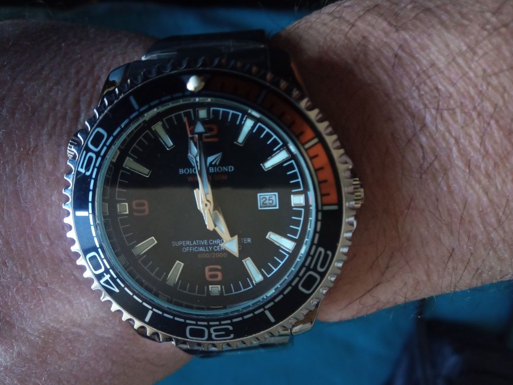 Оригінальний новий кварцевий годинник Boige Biond