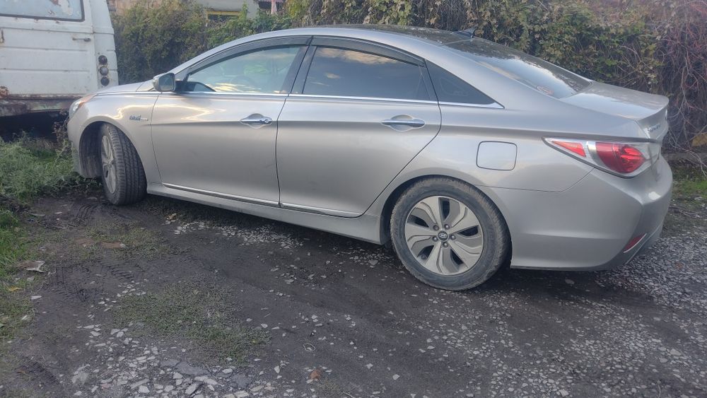 Hyundai  sonata "гибрид"
