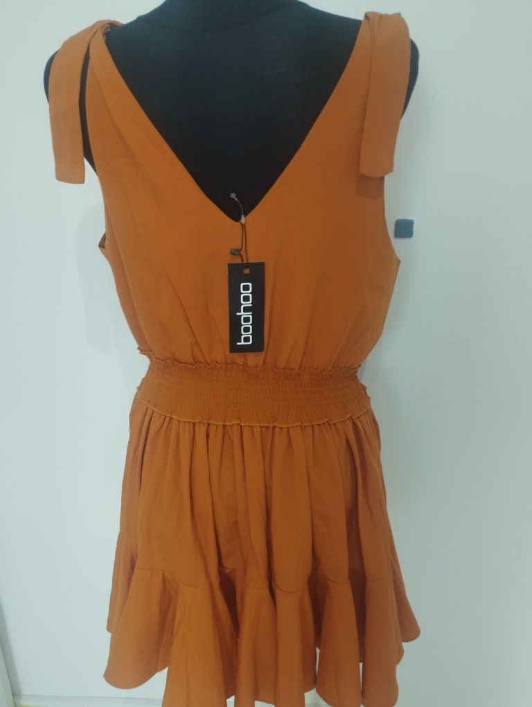 Nowa Sukienka Boohoo rozm 40
