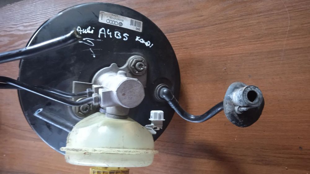 Serwo hamulca pompka Audi A4 B5 kombi 8d0612105f